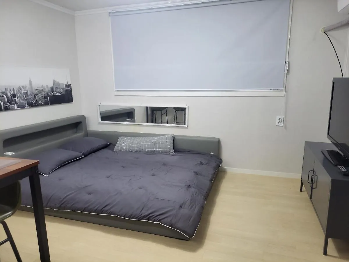 Newly Renovated 2 Bedroom Apartment #7 Soul Jižní Korea