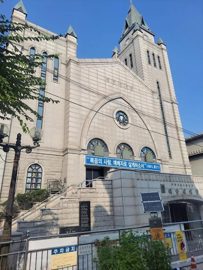 Newly Renovated 2 Bedroom Apartment #7 Seoul