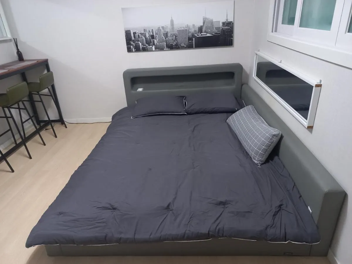 Newly Renovated 2 Bedroom Apartment #7 Seoul South Korea